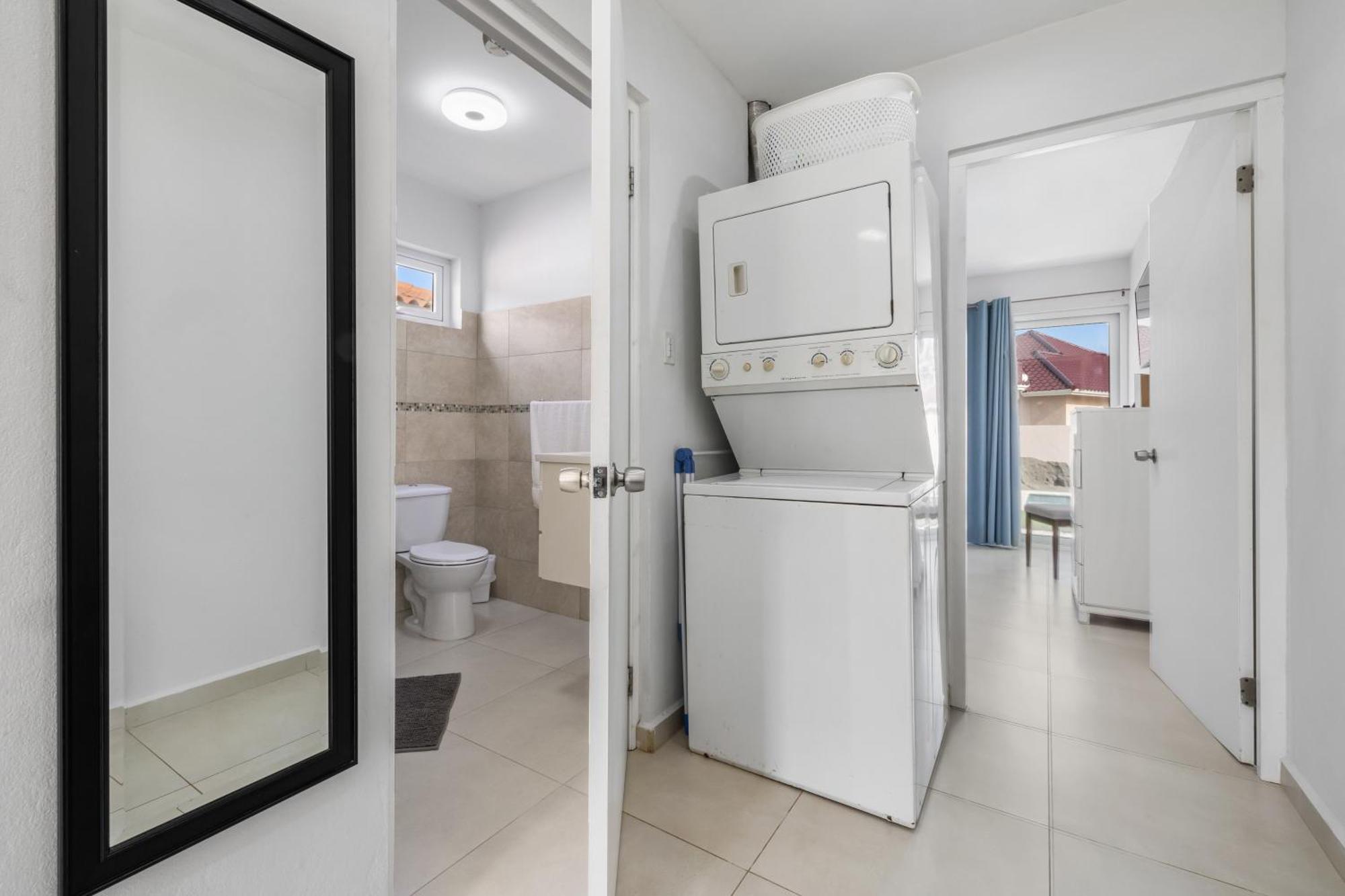 Adele'S Apartment With Pool, 5 Minutes Walk To The Beach Palm Beach Exterior photo