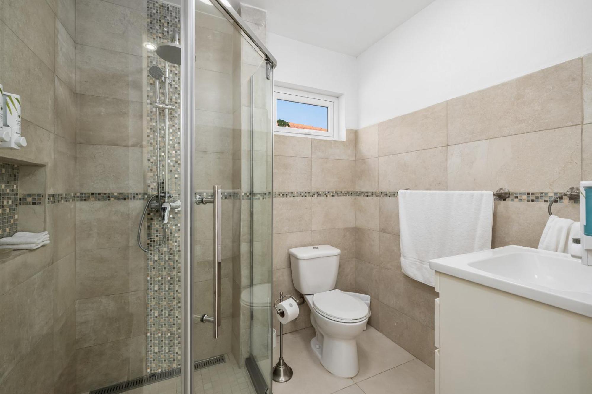 Adele'S Apartment With Pool, 5 Minutes Walk To The Beach Palm Beach Exterior photo