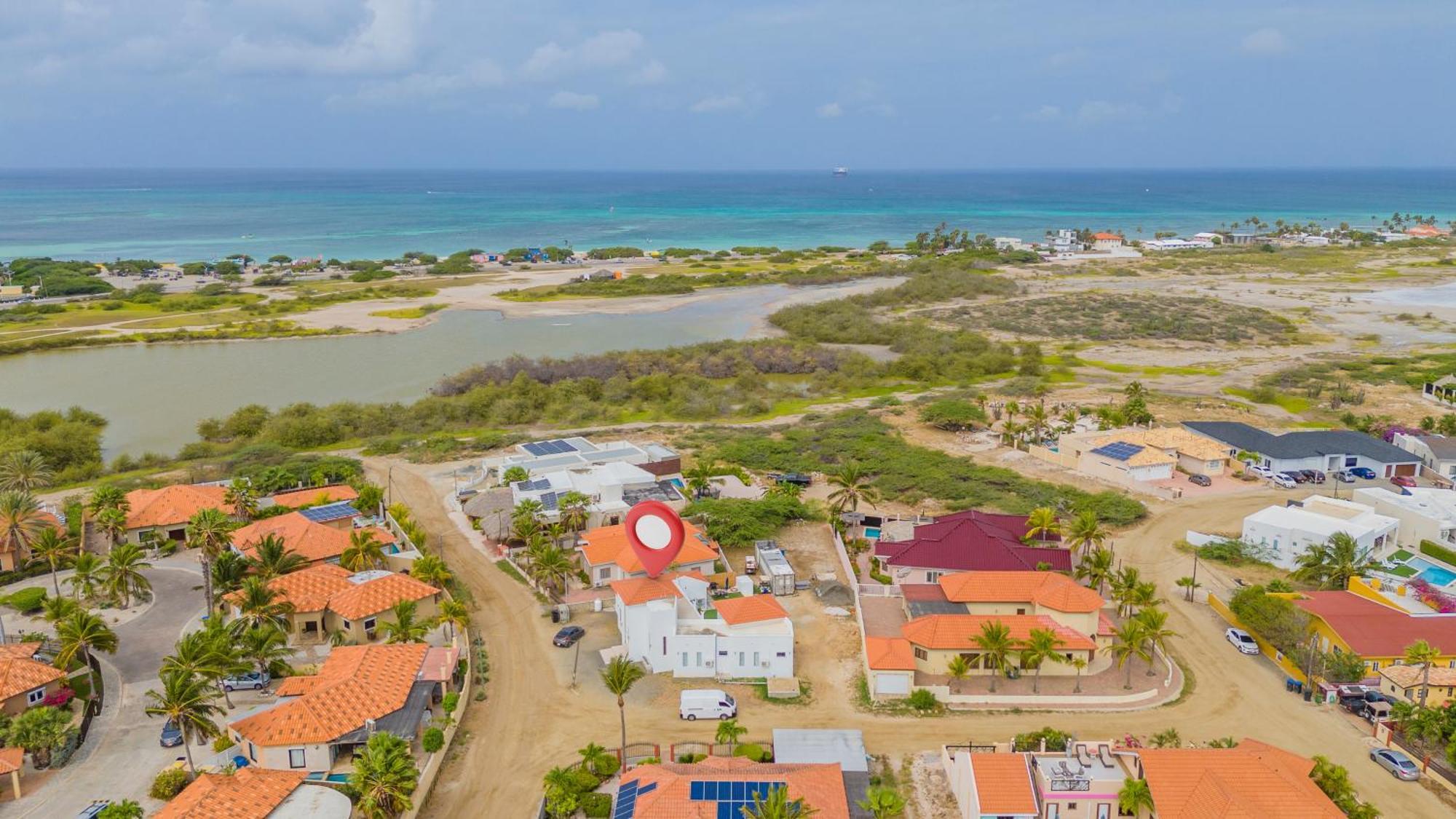 Adele'S Apartment With Pool, 5 Minutes Walk To The Beach Palm Beach Exterior photo